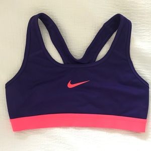 Nike sports bra size small